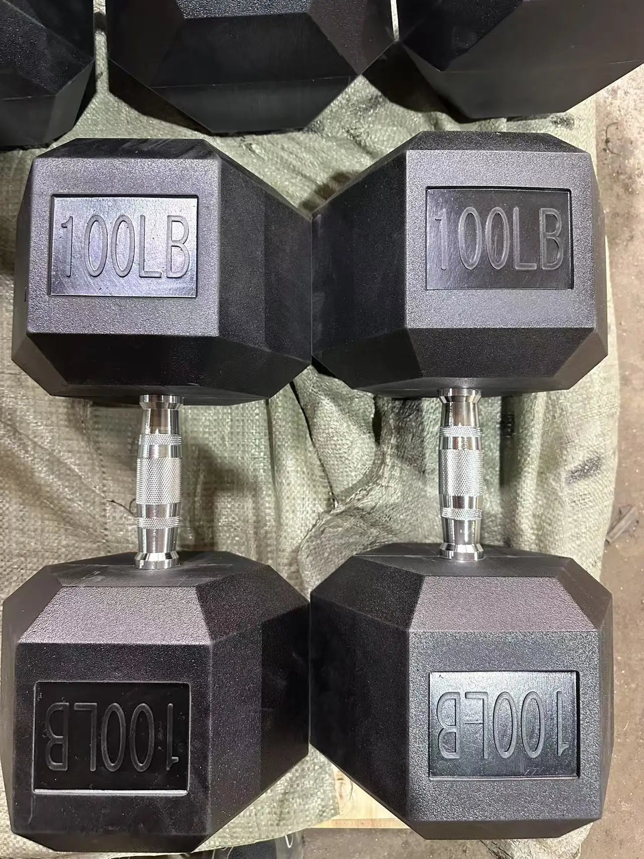 China Factory Commercial Fitness Equipment Rubber Coated Dumbbells /Dumbbell Set  Weight Gym Hex Rubber Dumbbellpromote sales