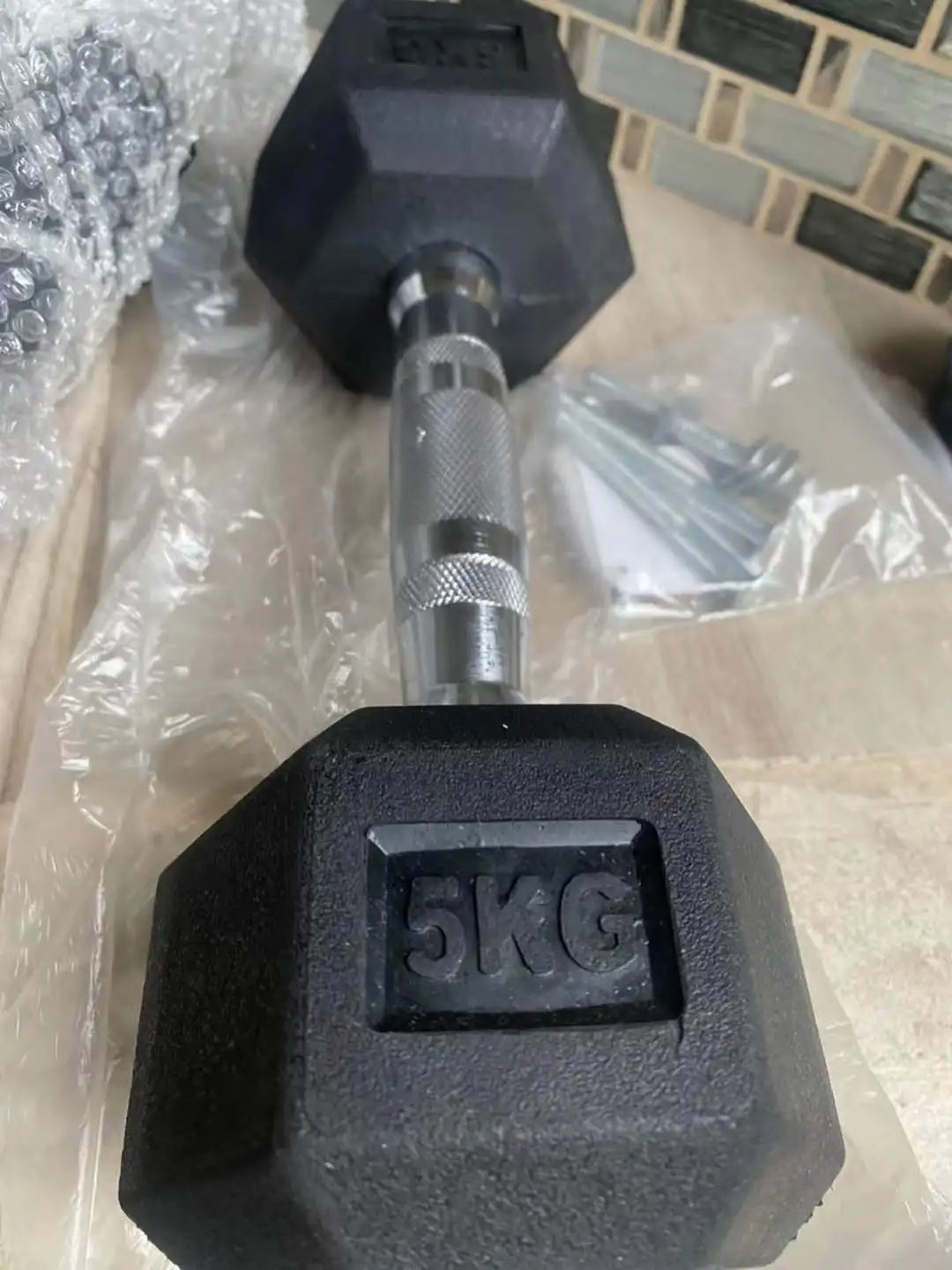 China Factory Commercial Fitness Equipment Rubber Coated Dumbbells /Dumbbell Set  Weight Gym Hex Rubber Dumbbellpromote sales